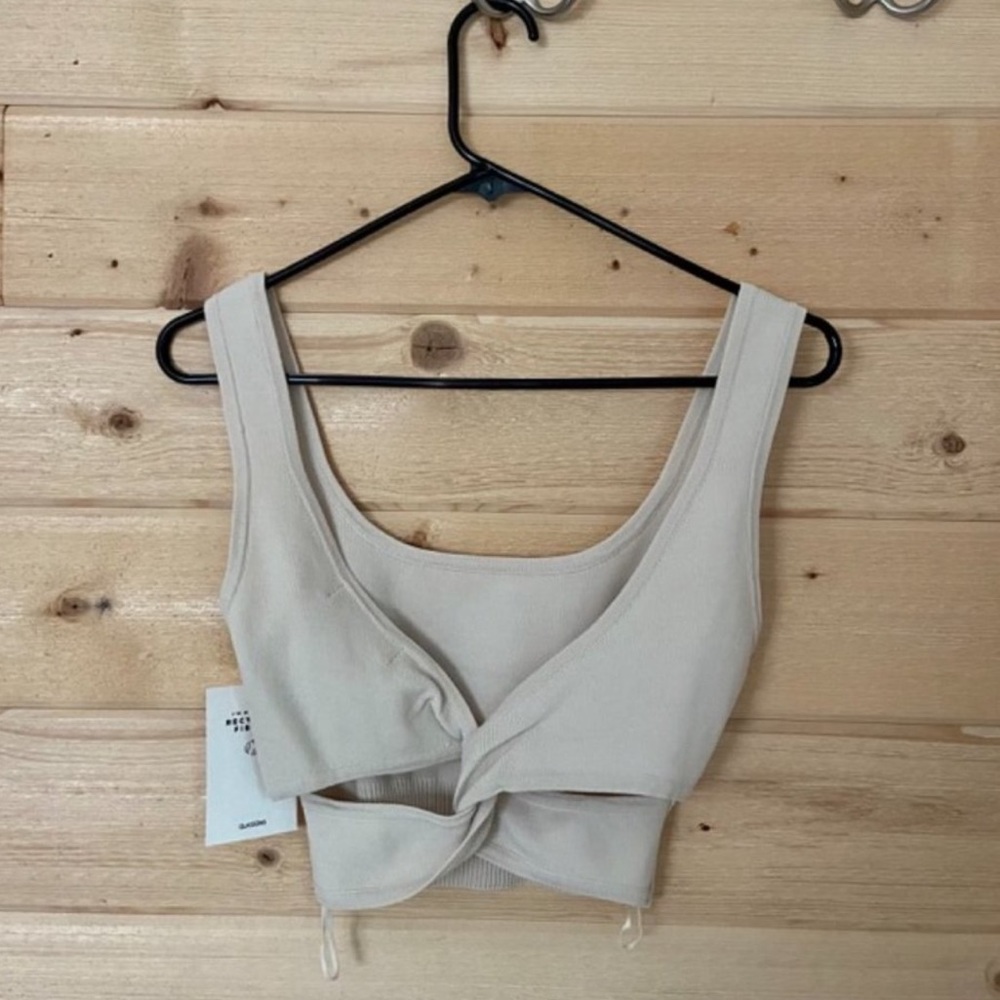 NWT twist back knit tank - Picture 5 of 6